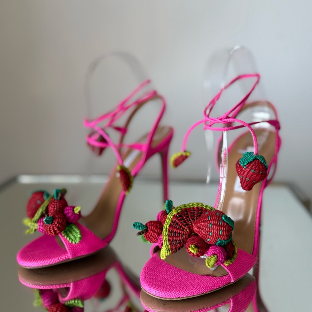 Worn once AQUAZZURA Strawberry Punch embellished raffia sandals 37 - Picture 14 of 14
